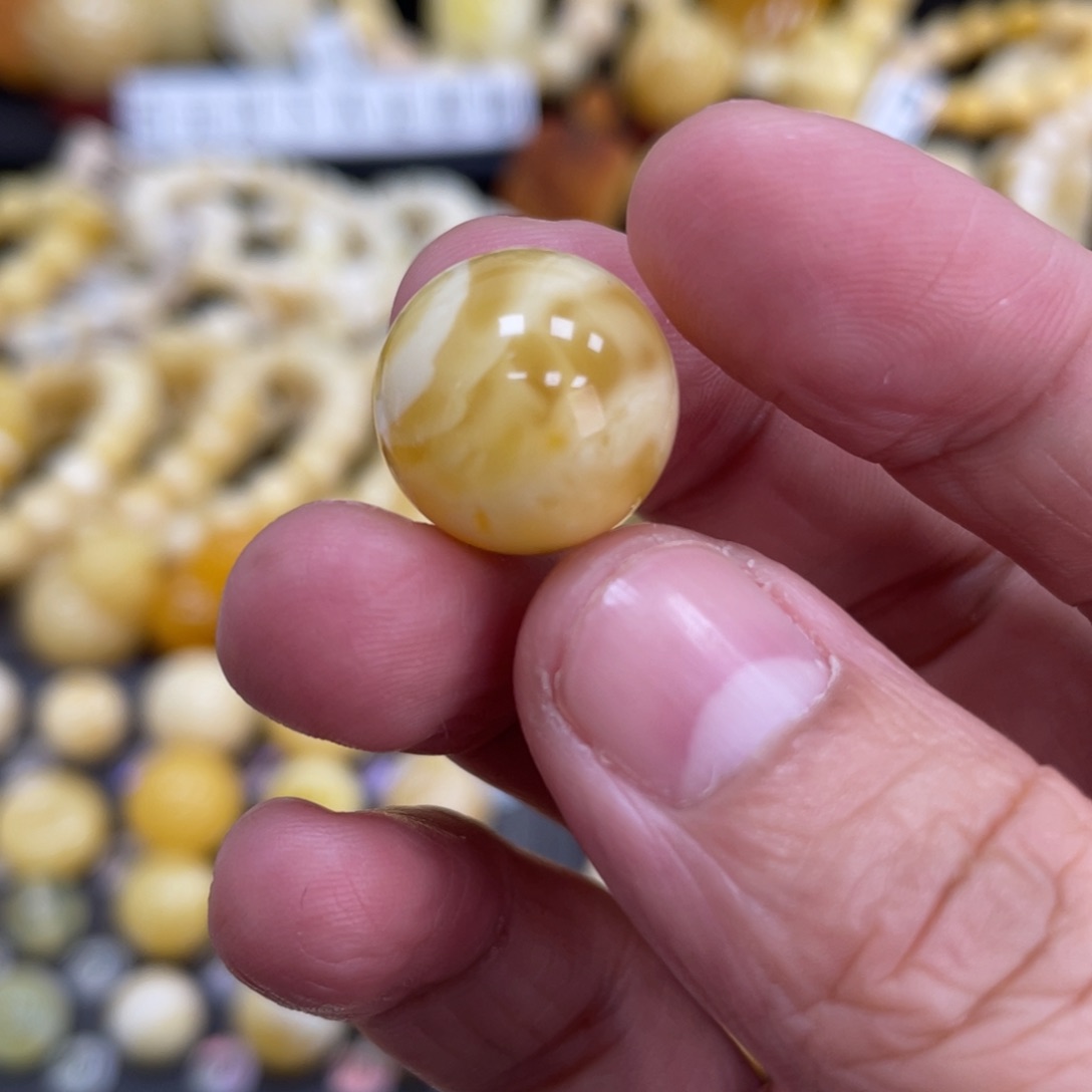 琥珀珠宝奇石未镶嵌15.9mm瑕疵打孔