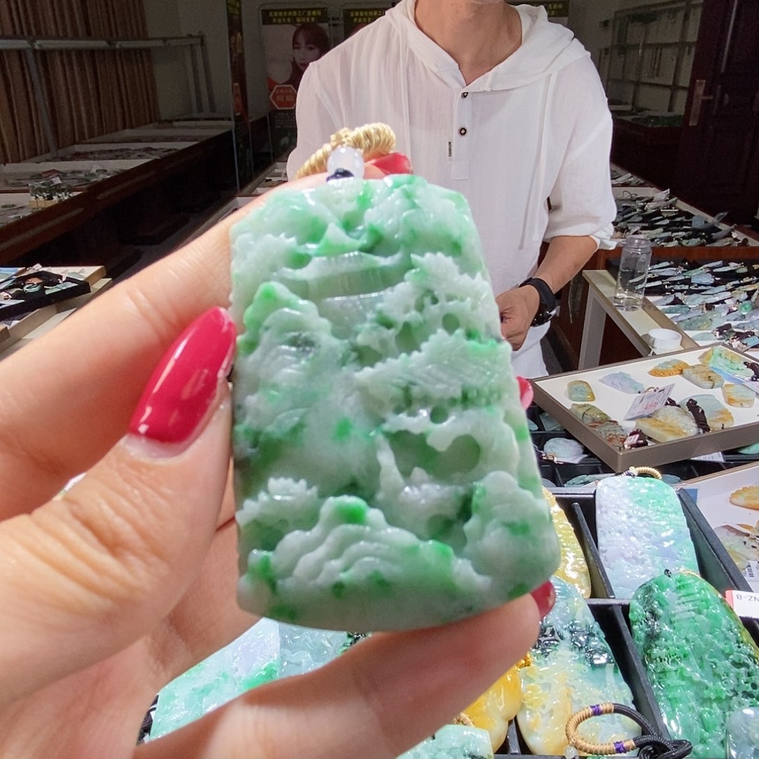 翡翠未镶嵌颈饰翡翠