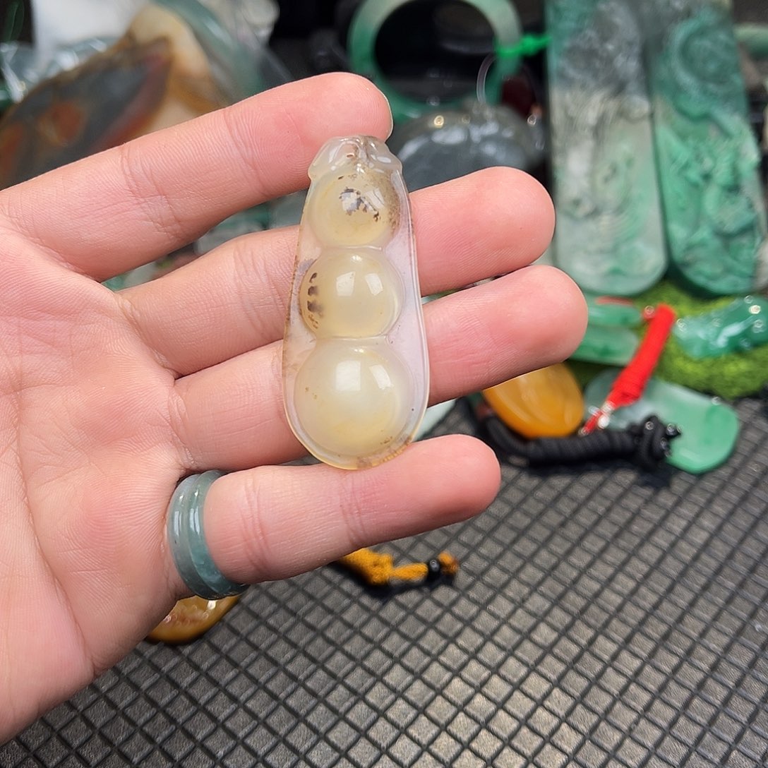 石英质玉（非洲翠）未镶嵌手链