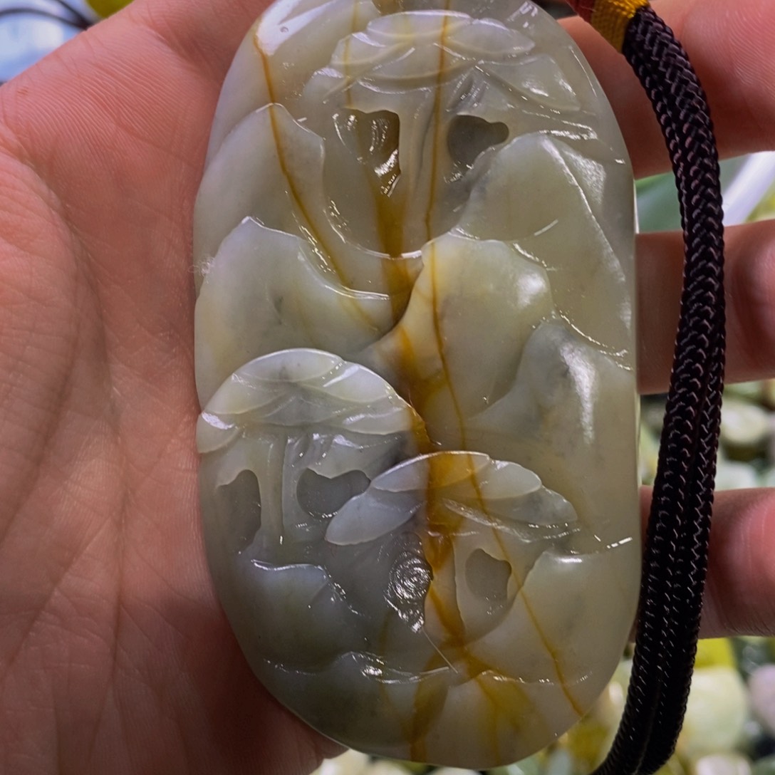 蛇纹石玉吊坠未镶嵌