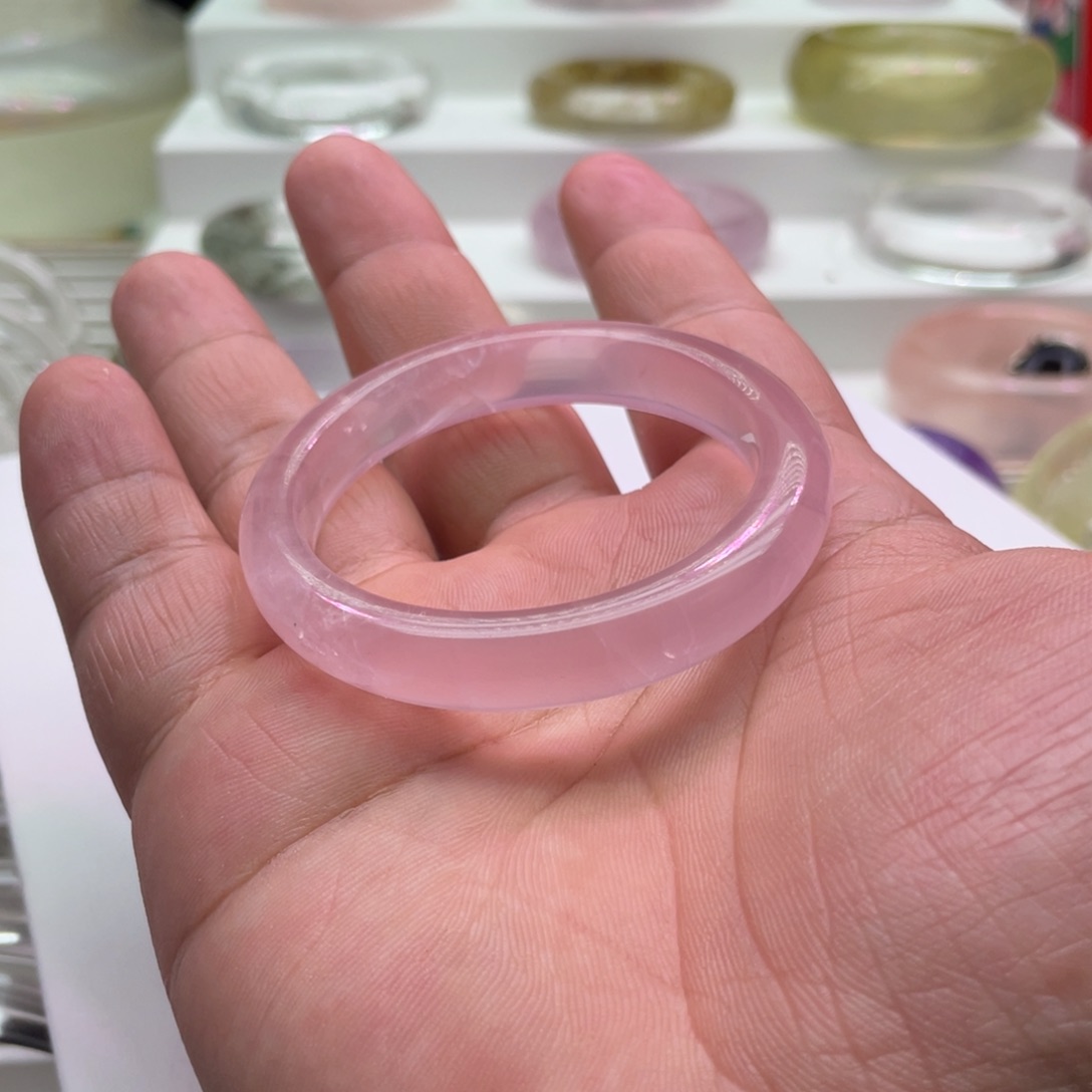 水晶手镯未镶嵌王*粉水晶
