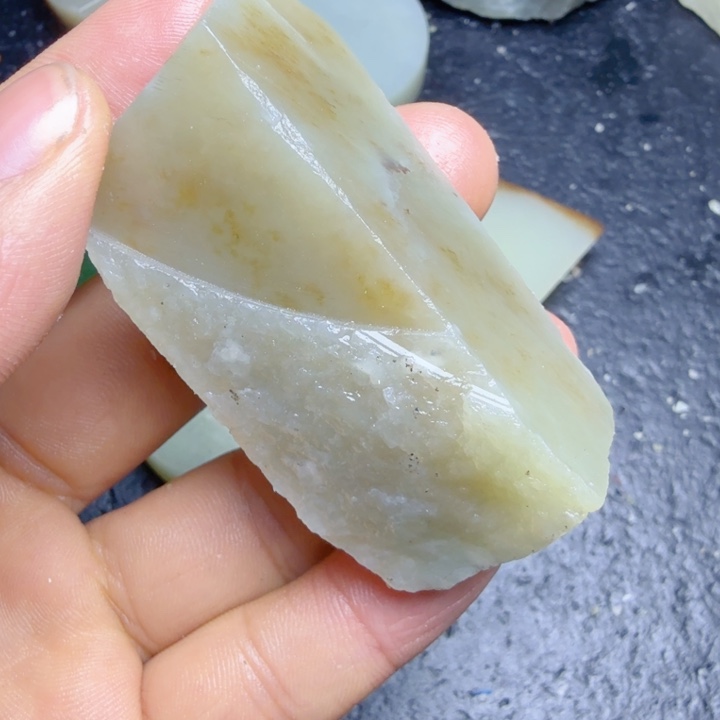 和田玉（糖玉）未镶嵌珠宝奇石