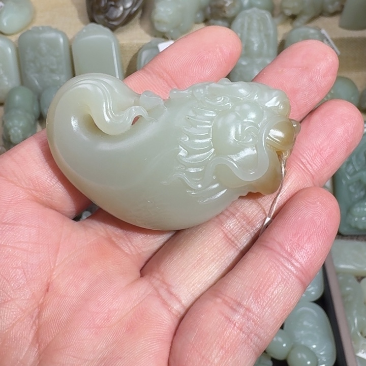 和田玉颈饰未镶嵌