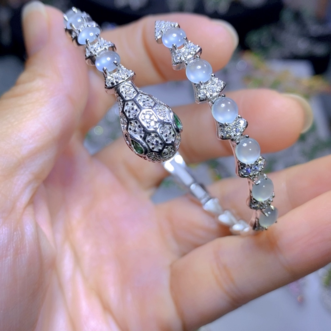 翡翠颈饰银S925镶嵌天然翡翠