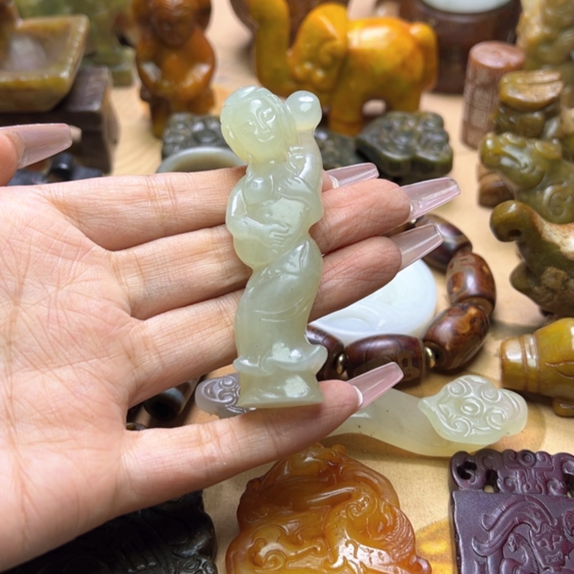 【闪购商品】蛇纹石玉颈饰未镶嵌