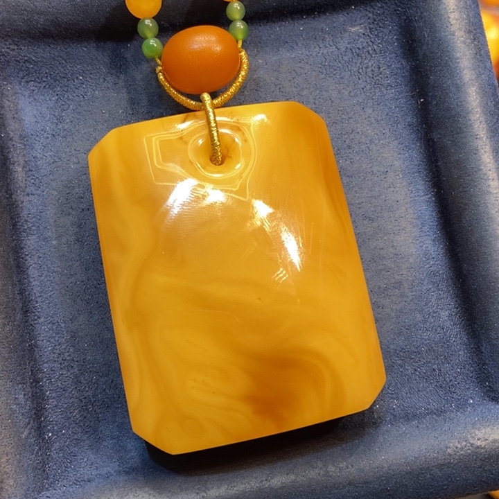 琥珀颈饰未镶嵌蜜蜡
