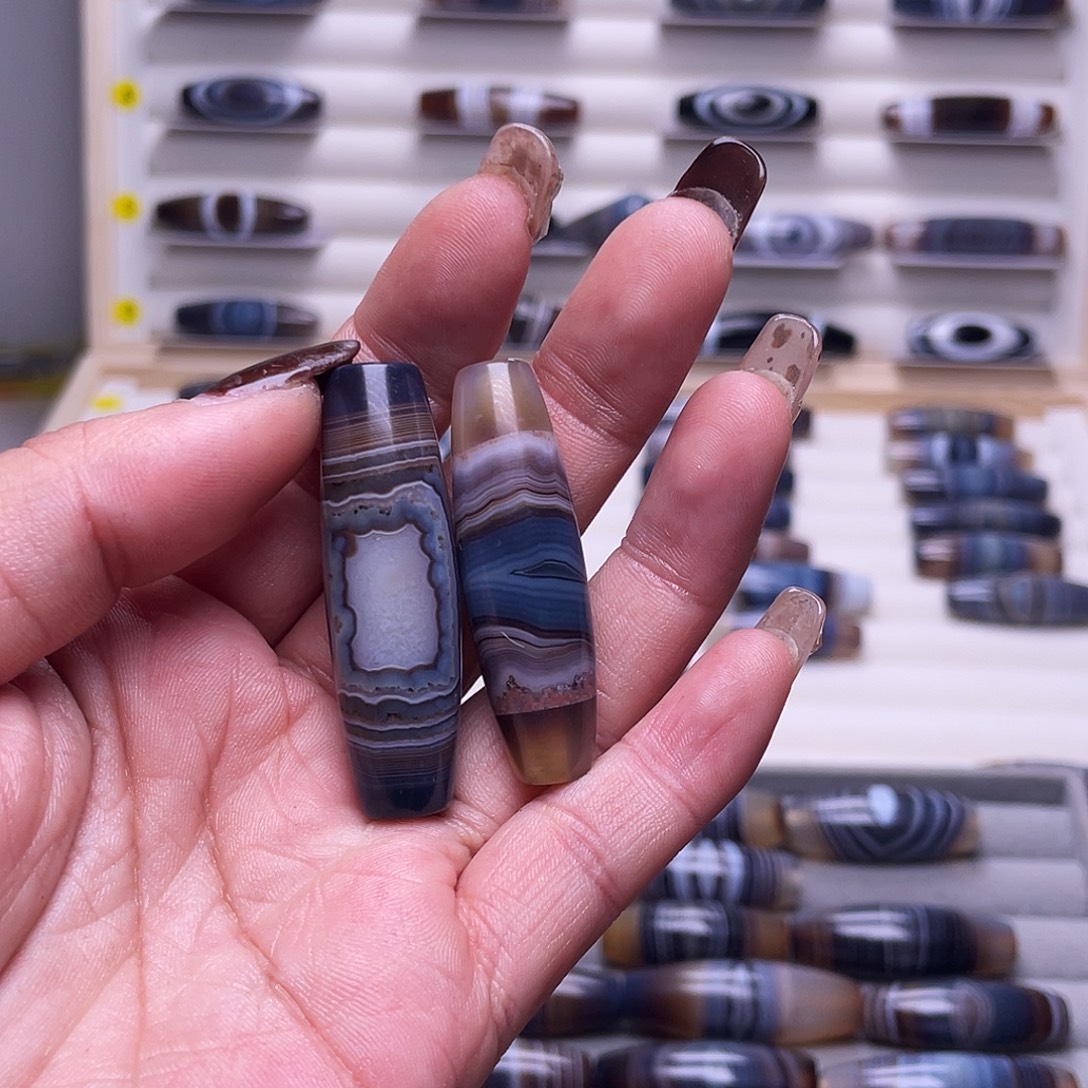 q***n玛瑙/玉髓未镶嵌颈饰