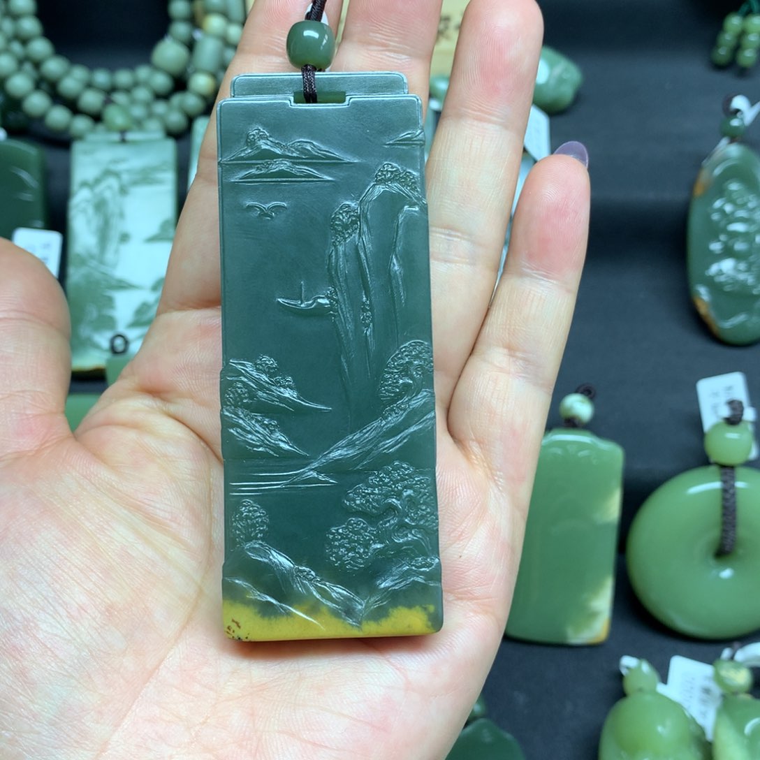 岫岩河磨玉（透闪石质玉）颈饰未镶嵌