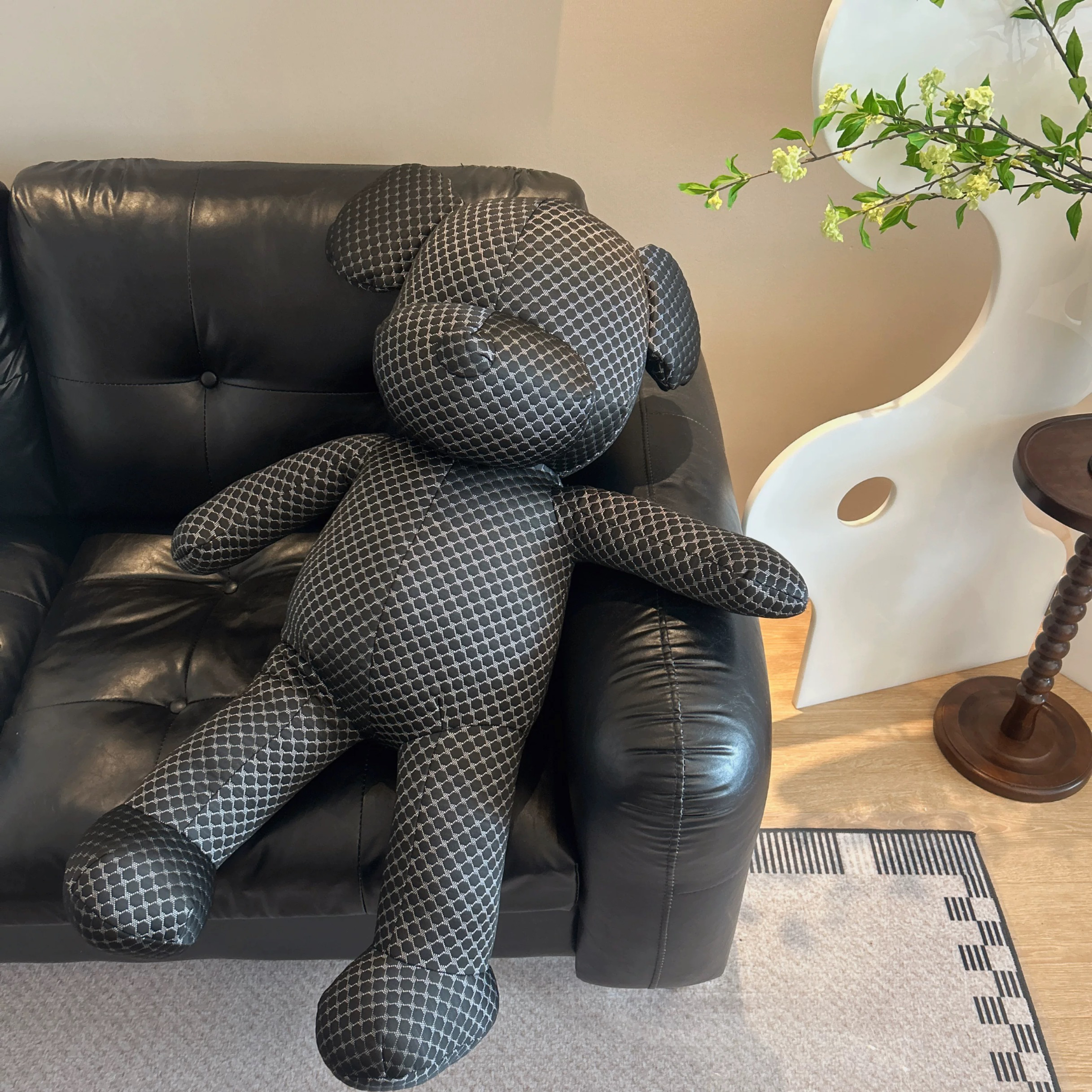 凉感冰豆豆抱枕腰靠玩偶公仔～暴力熊（黑）