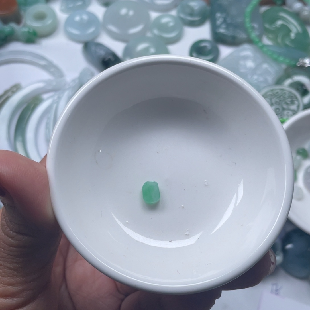 翡翠颈饰未镶嵌88888888