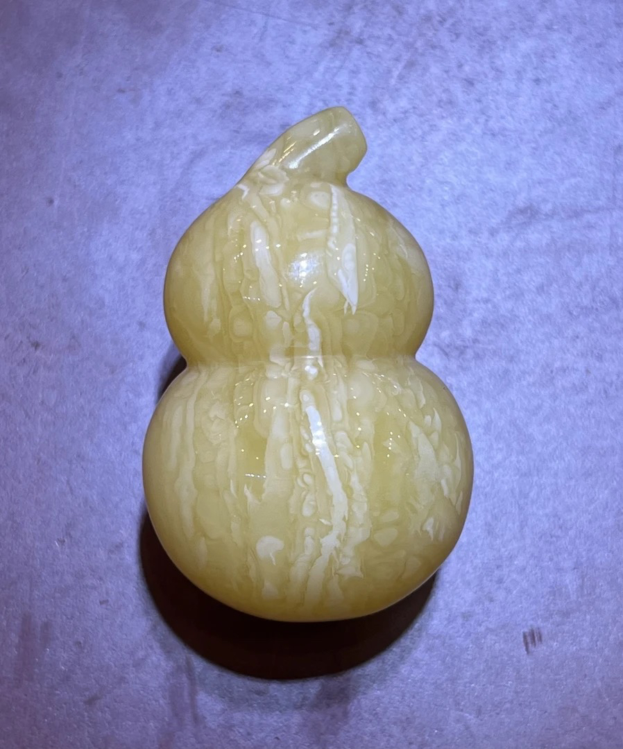 琥珀白花蜜蜡立体葫芦吊坠，13.62g，天然原矿保真