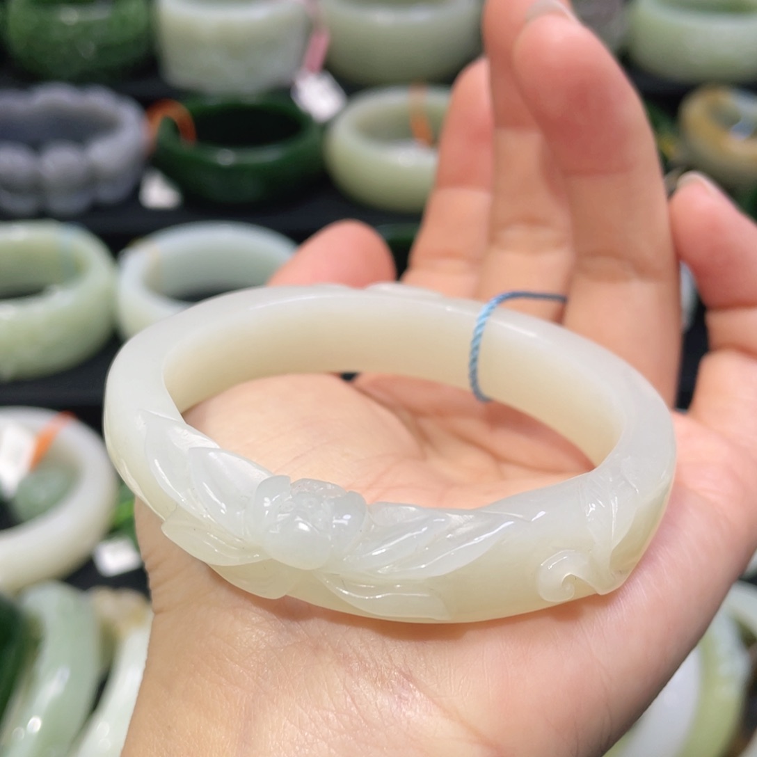 未镶嵌手镯（贵妃镯）和田玉23