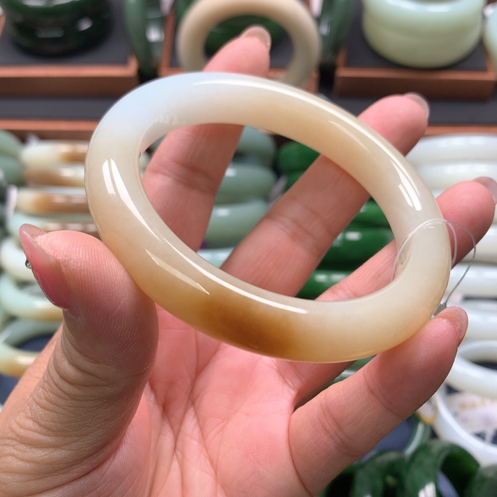 【闪购商品】未镶嵌手镯和田玉14