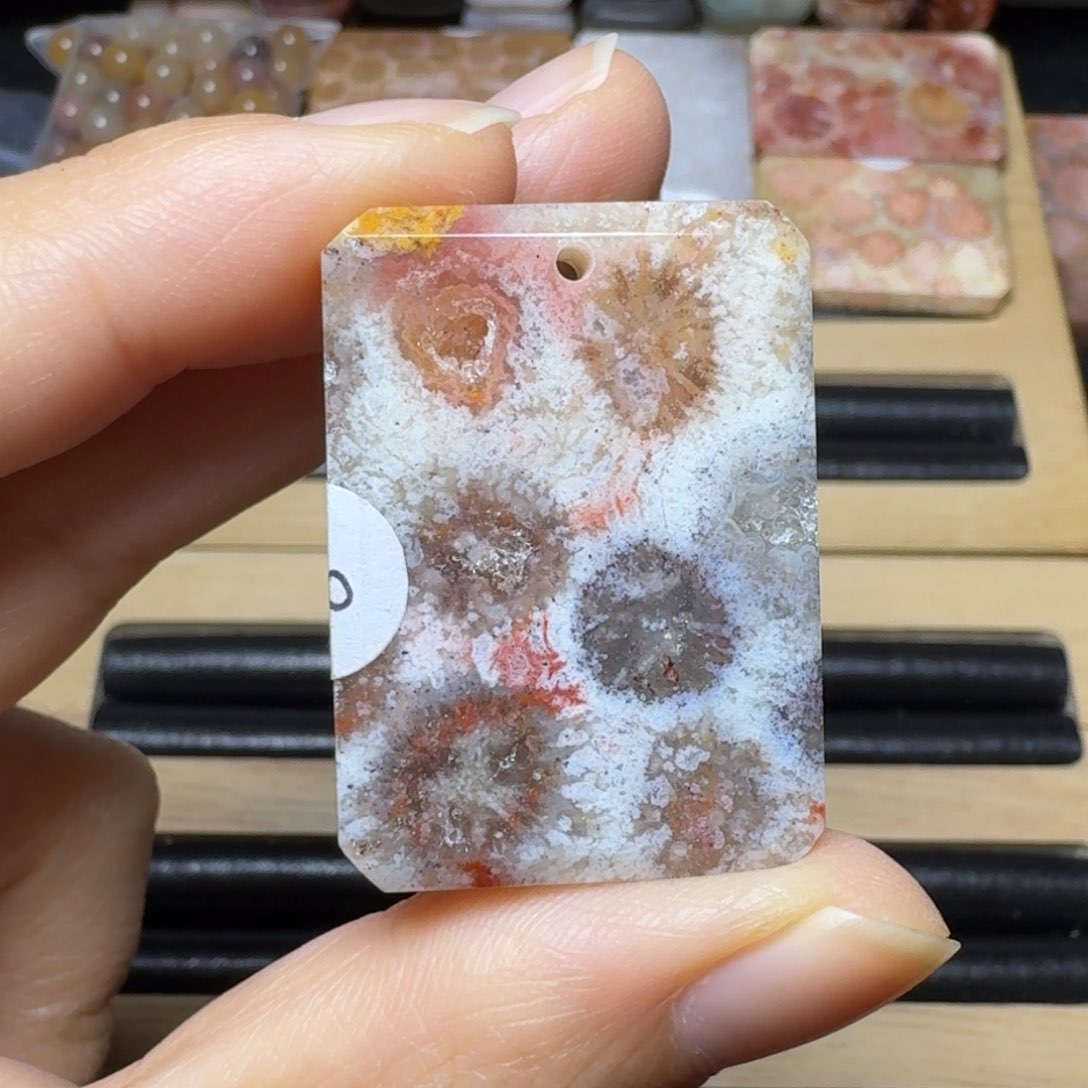 石英质玉奇特共生未镶嵌