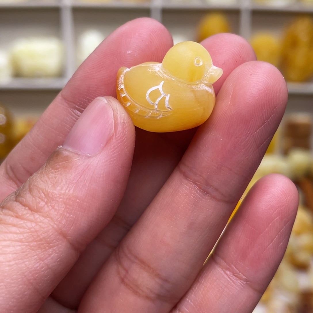 琥珀未镶嵌颈饰蜜蜡鸭子