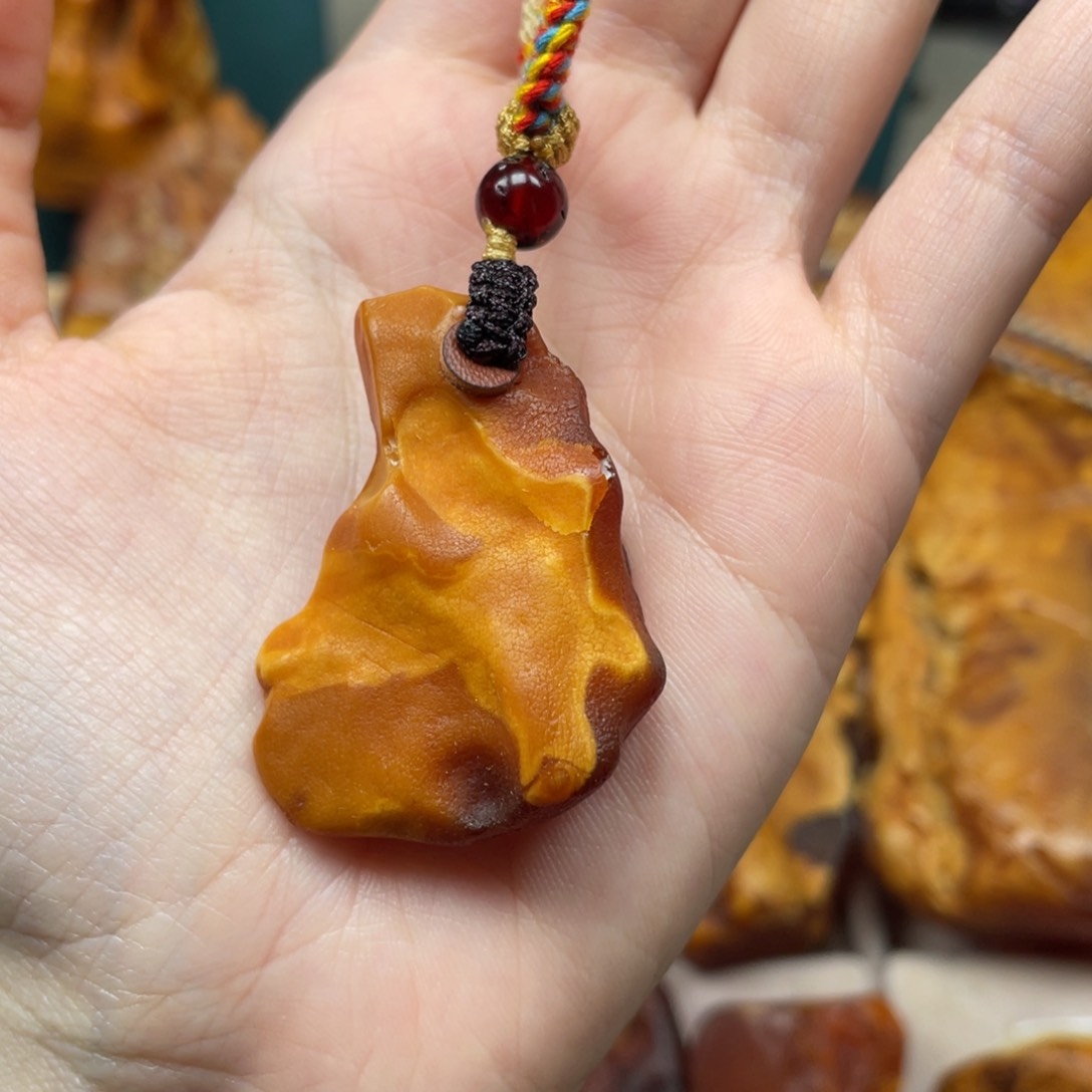 琥珀珠宝奇石未镶嵌