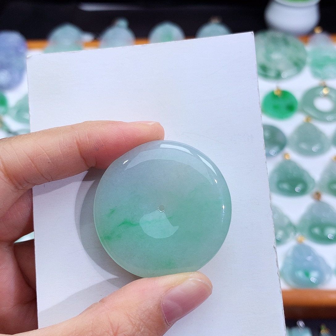 翡翠未镶嵌颈饰翡翠吊坠