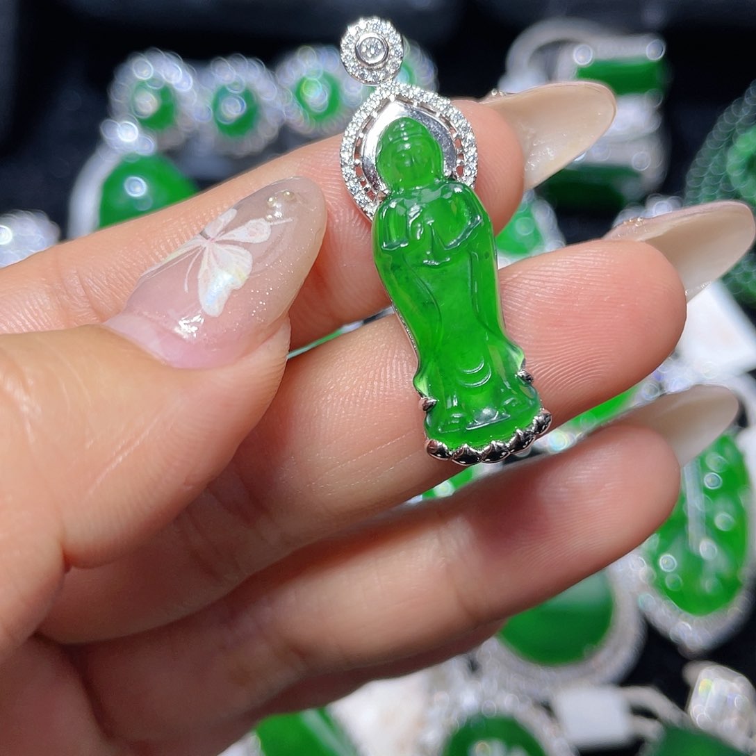 翡翠颈饰银S925镶嵌翡翠