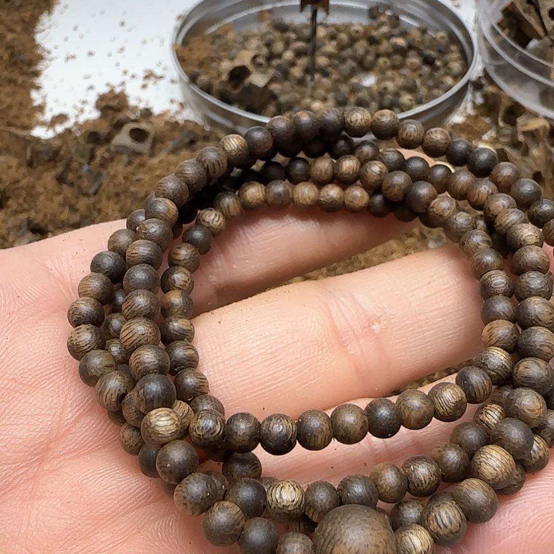 沉香木手串绿棋楠沉香0. 4多圈7克