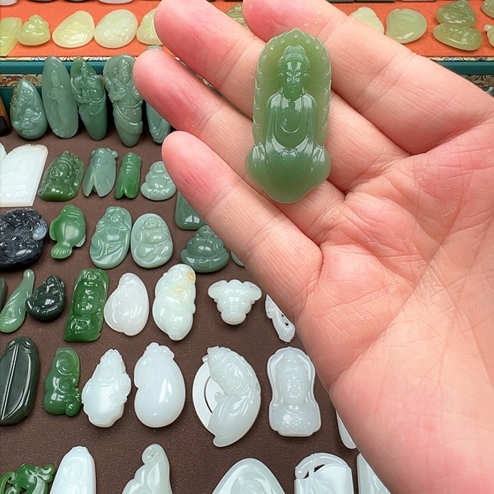 和田玉颈饰未镶嵌阿*