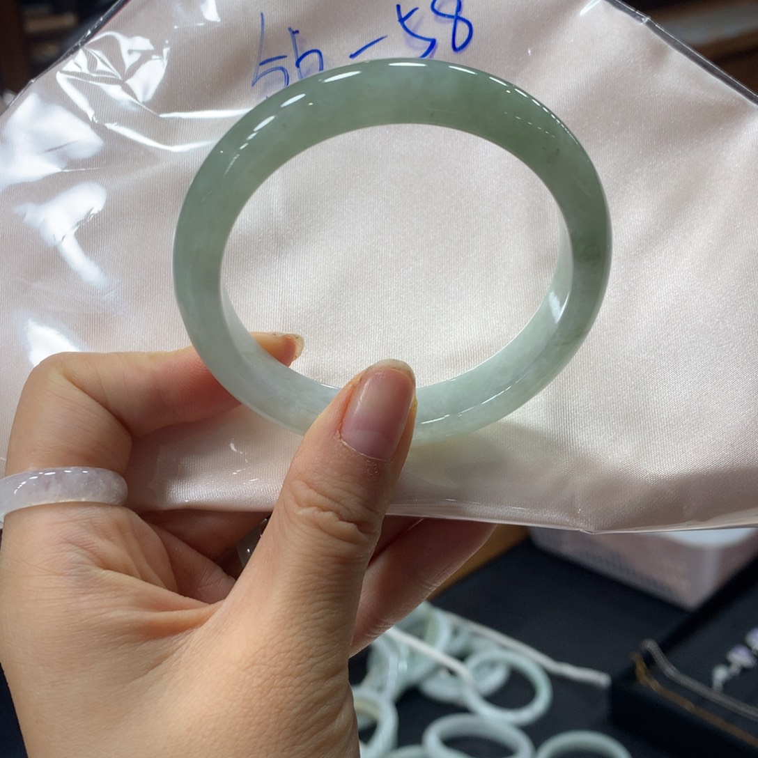 翡翠未镶嵌手镯买断