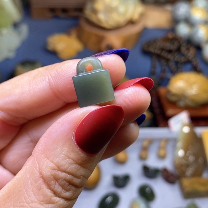 岫岩老玉（透闪石质玉）锁未镶嵌