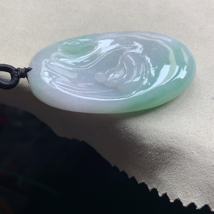 翡翠颈饰未镶嵌吊坠