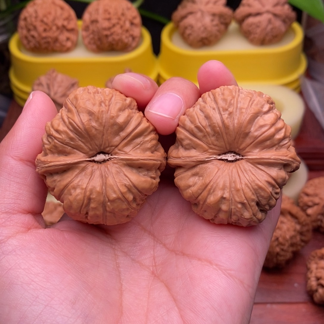 把件文玩核桃一*42“红皮”大南瓜“大漏”