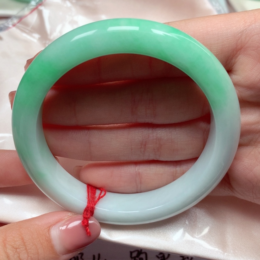 【闪购商品】翡翠手镯未镶嵌56圈