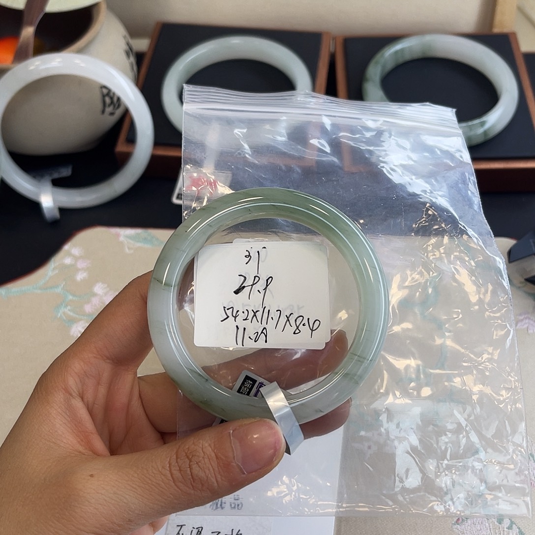 石英质玉未镶嵌手镯31