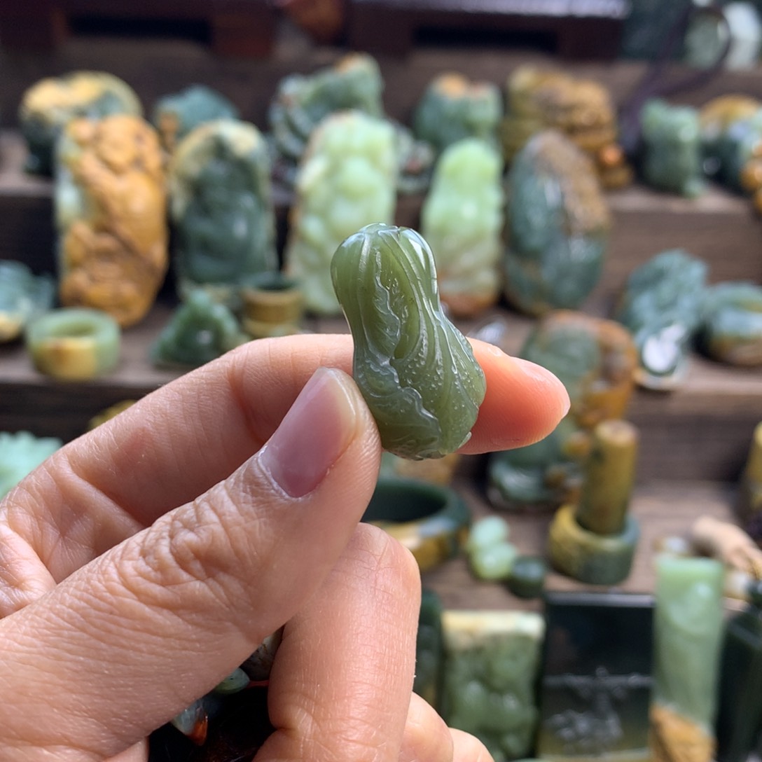 岫岩老玉（透闪石质玉）挂件未镶嵌啊*