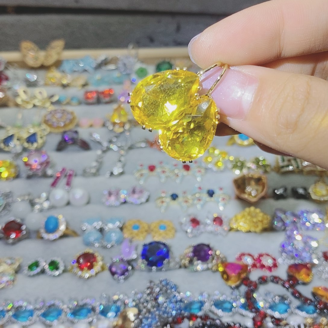 【闪购商品】银S925镶嵌耳饰托帕石