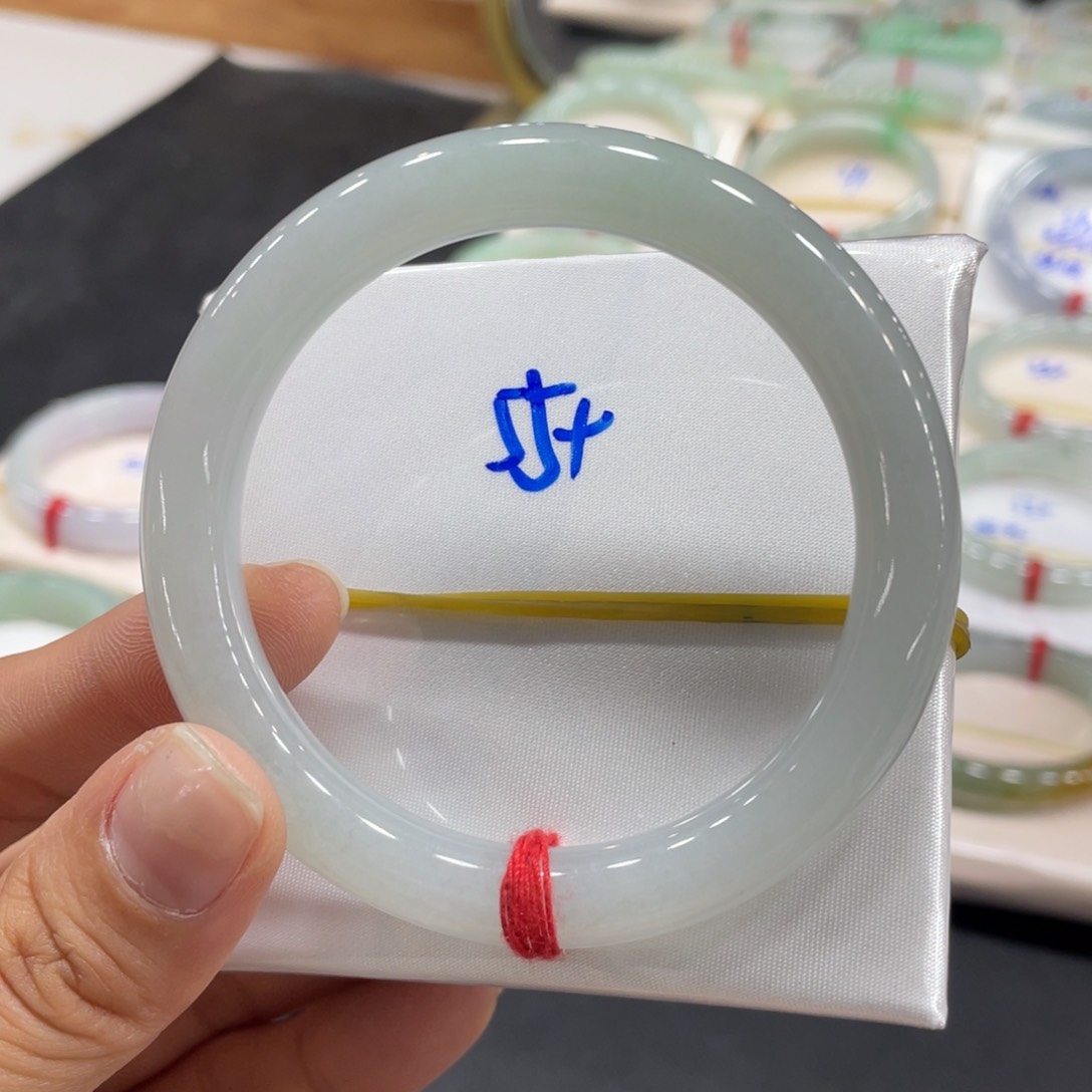 翡翠未镶嵌手镯55.4圆