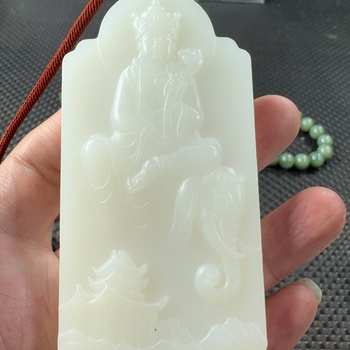 和田玉颈饰未镶嵌春**开