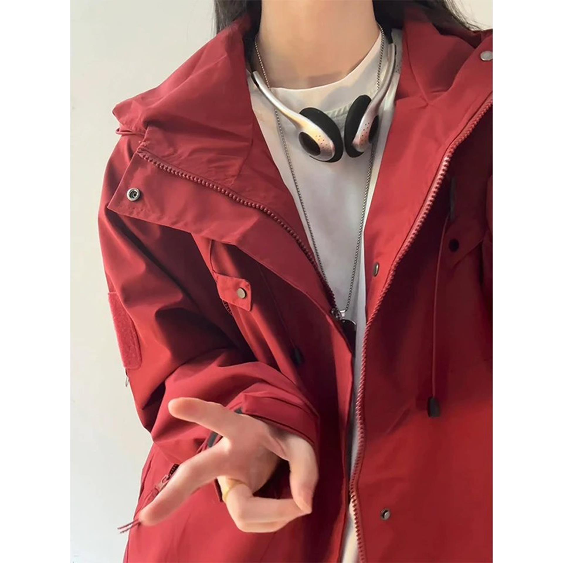 多巴胺穿搭冲锋衣男款秋季户外运动防水工装夹克cleanfit软壳外套