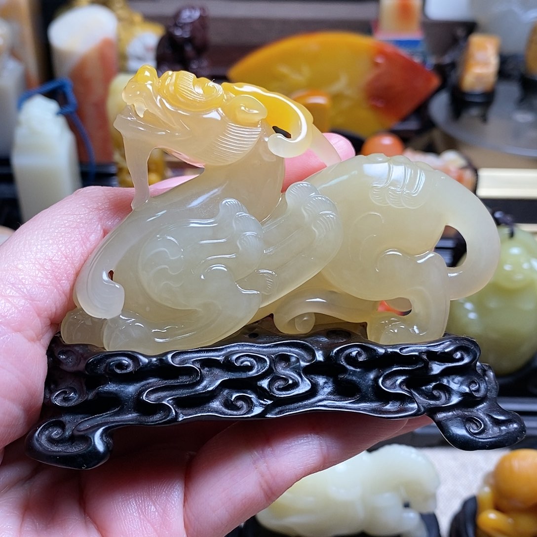 寿山石唯*寿山党洋晶二号矿貔貅 陈益传作