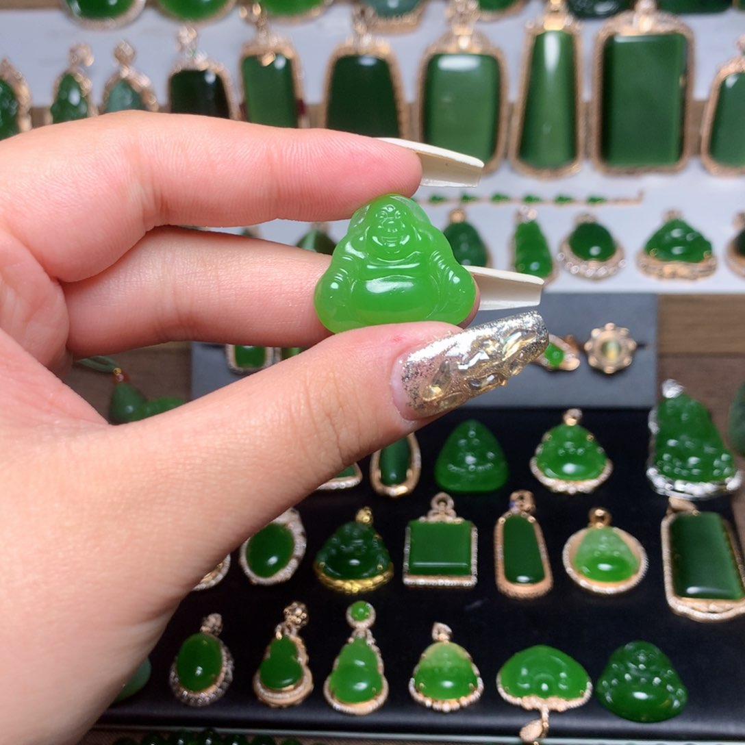 和田玉（碧玉）吊坠未镶嵌小***?