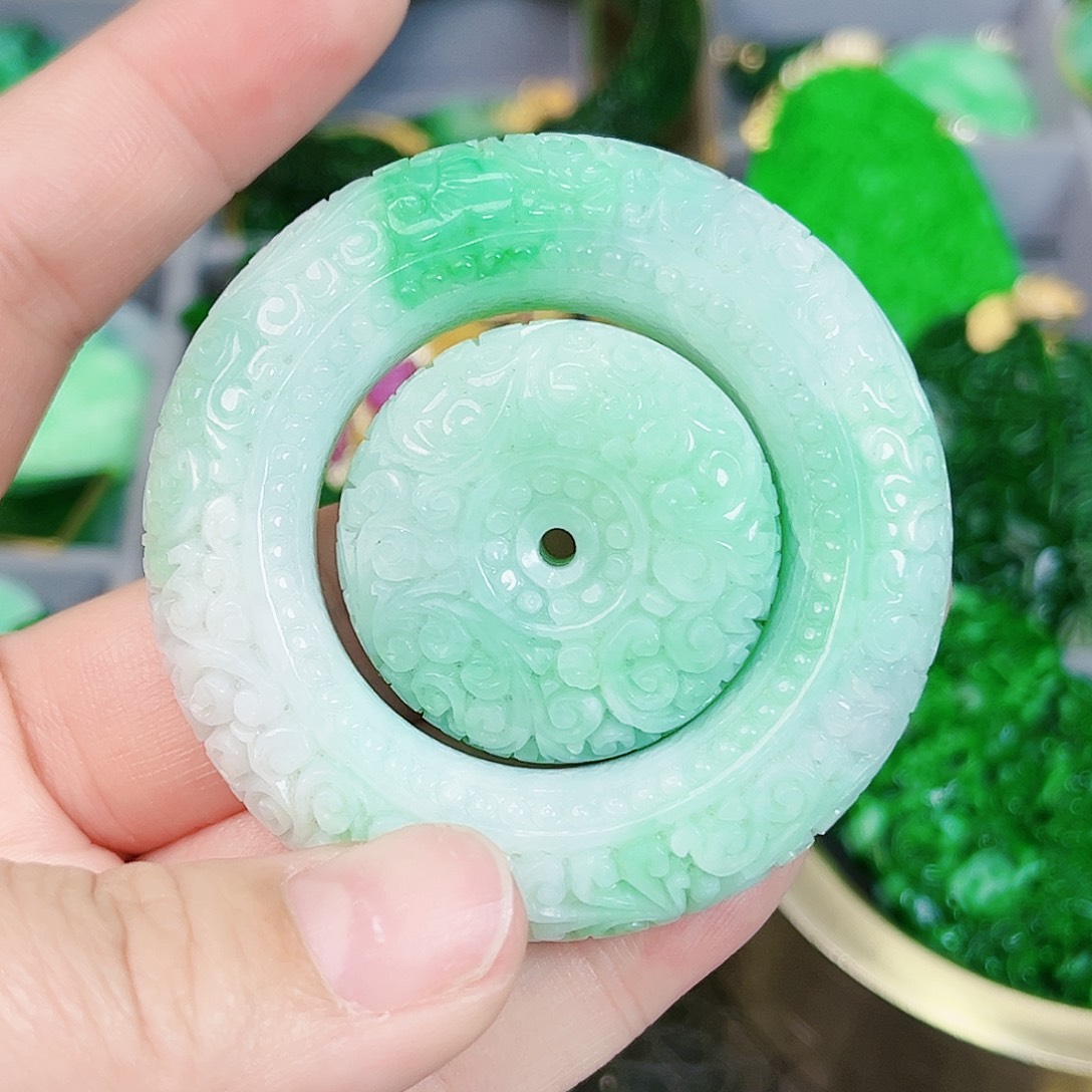 翡翠颈饰未镶嵌吊坠