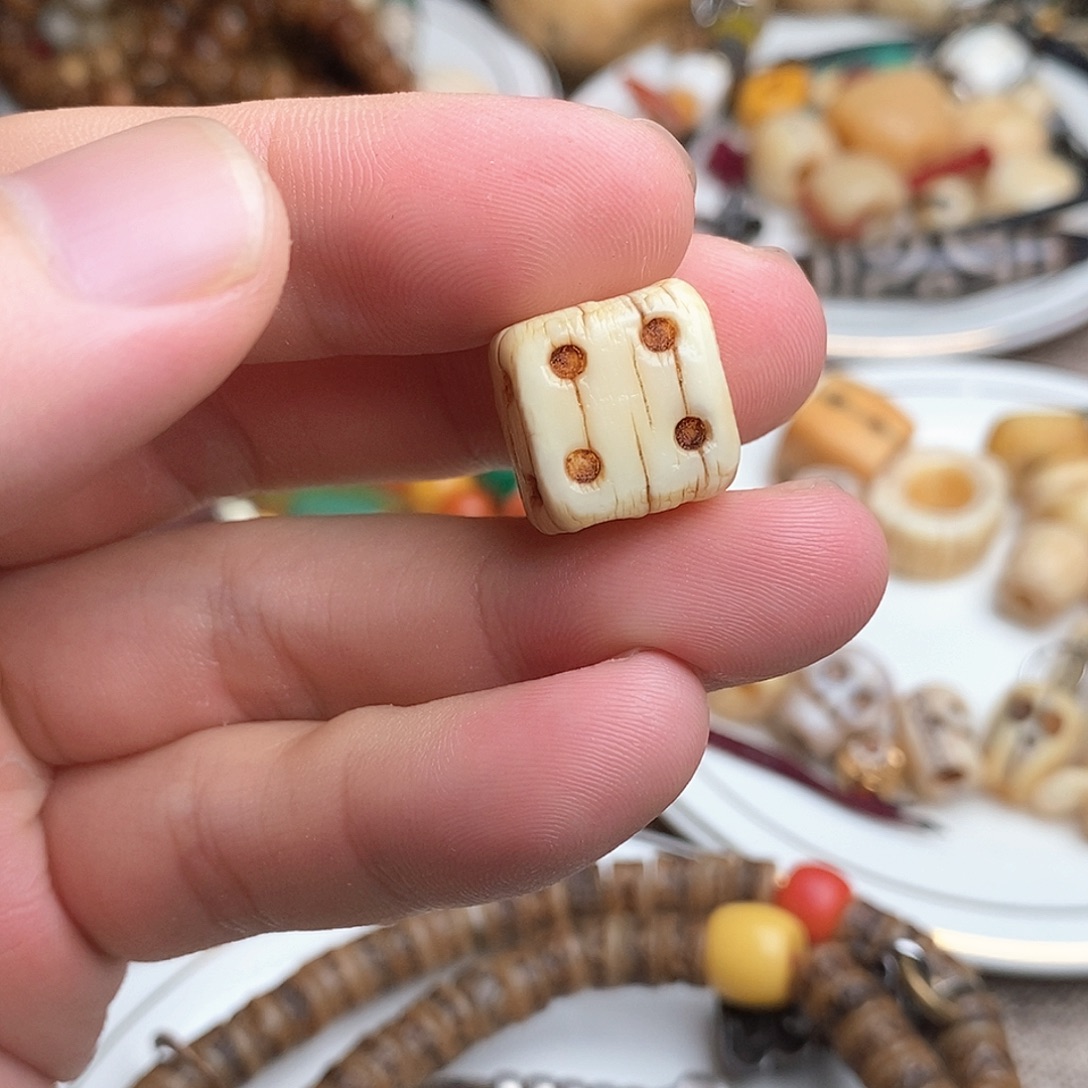 撖***塑料藏传精品小元素