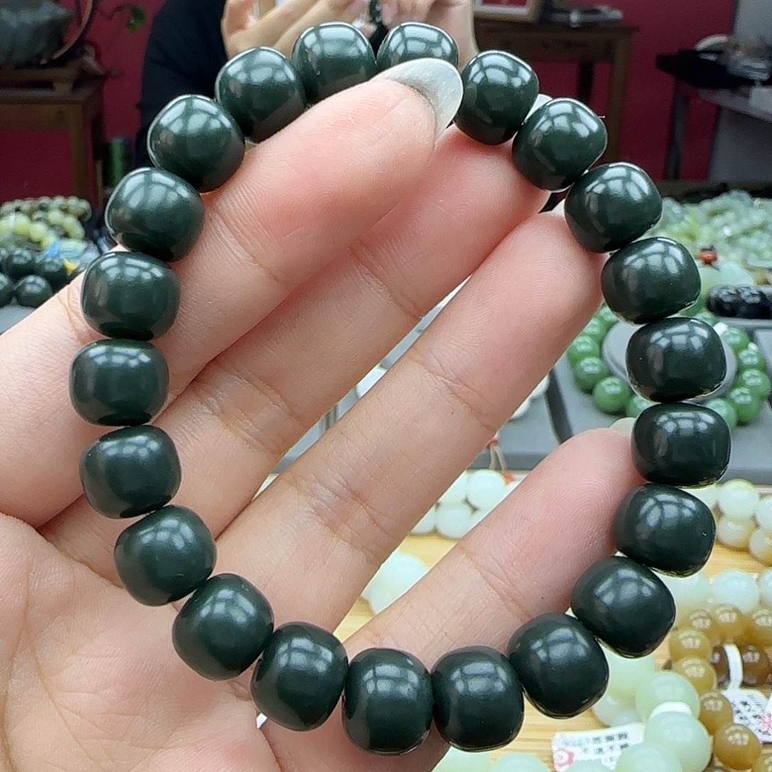 未镶嵌和田玉手链