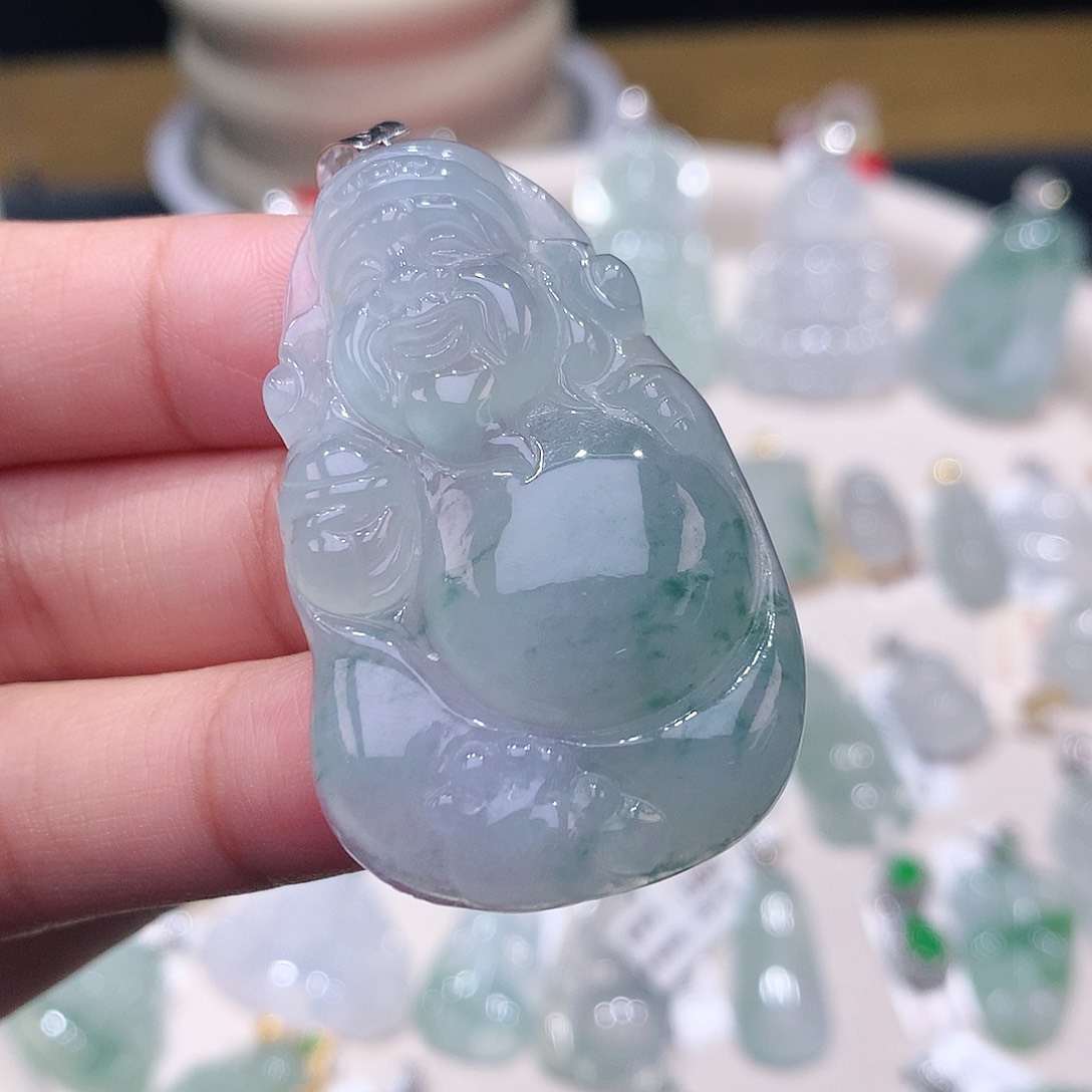 颈饰18K金镶嵌翡翠财神