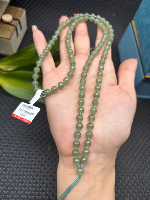 天然和田玉湖水绿圆珠6mm男女同款气质玉石挂坠绳毛衣链项链长链