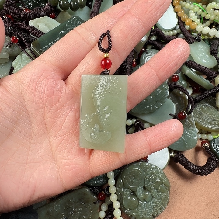 和田玉颈饰未镶嵌