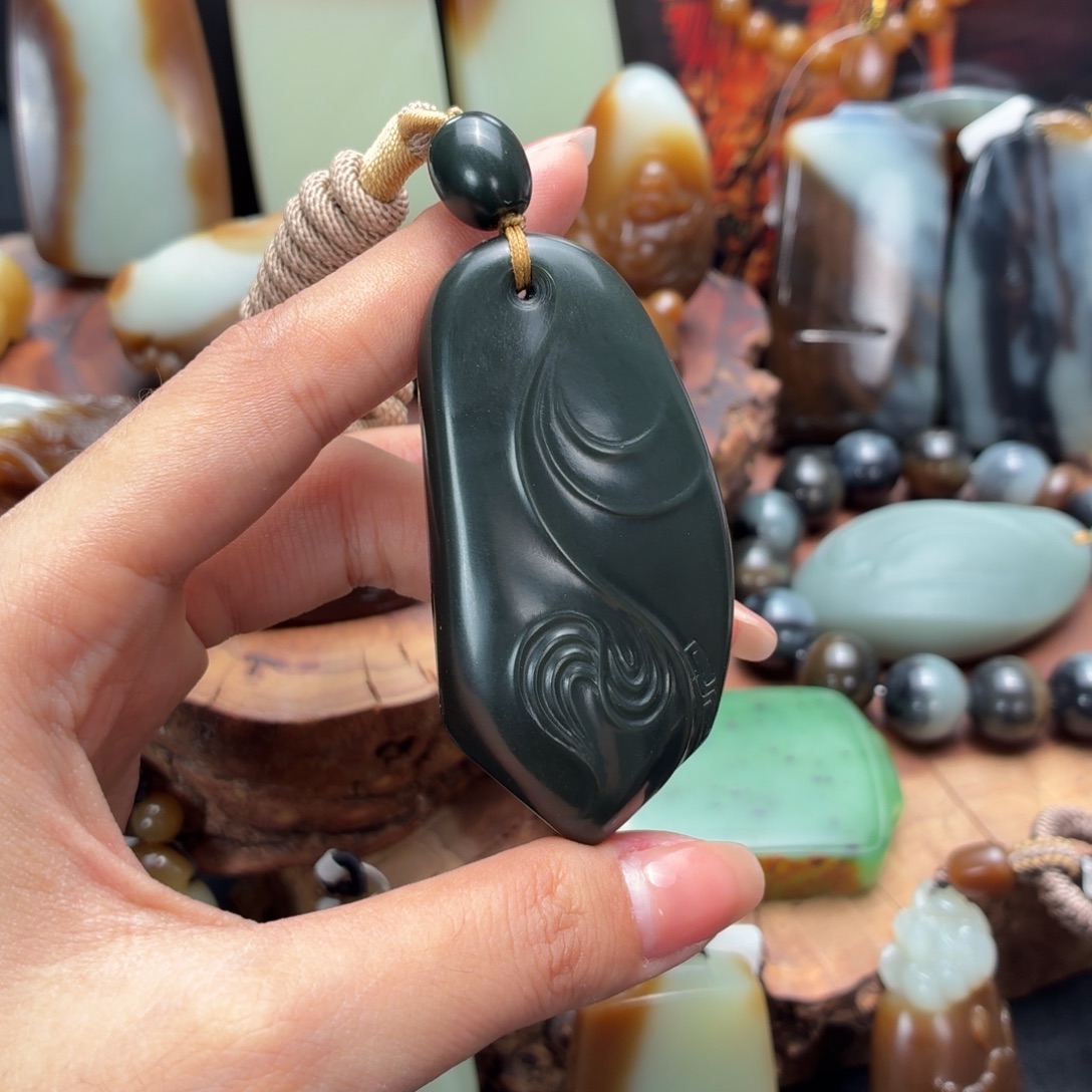 和田玉未镶嵌颈饰