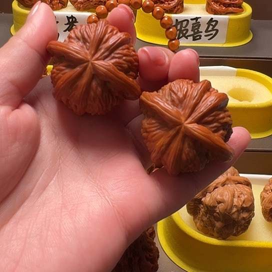 吊坠文玩核桃白狮子6棱