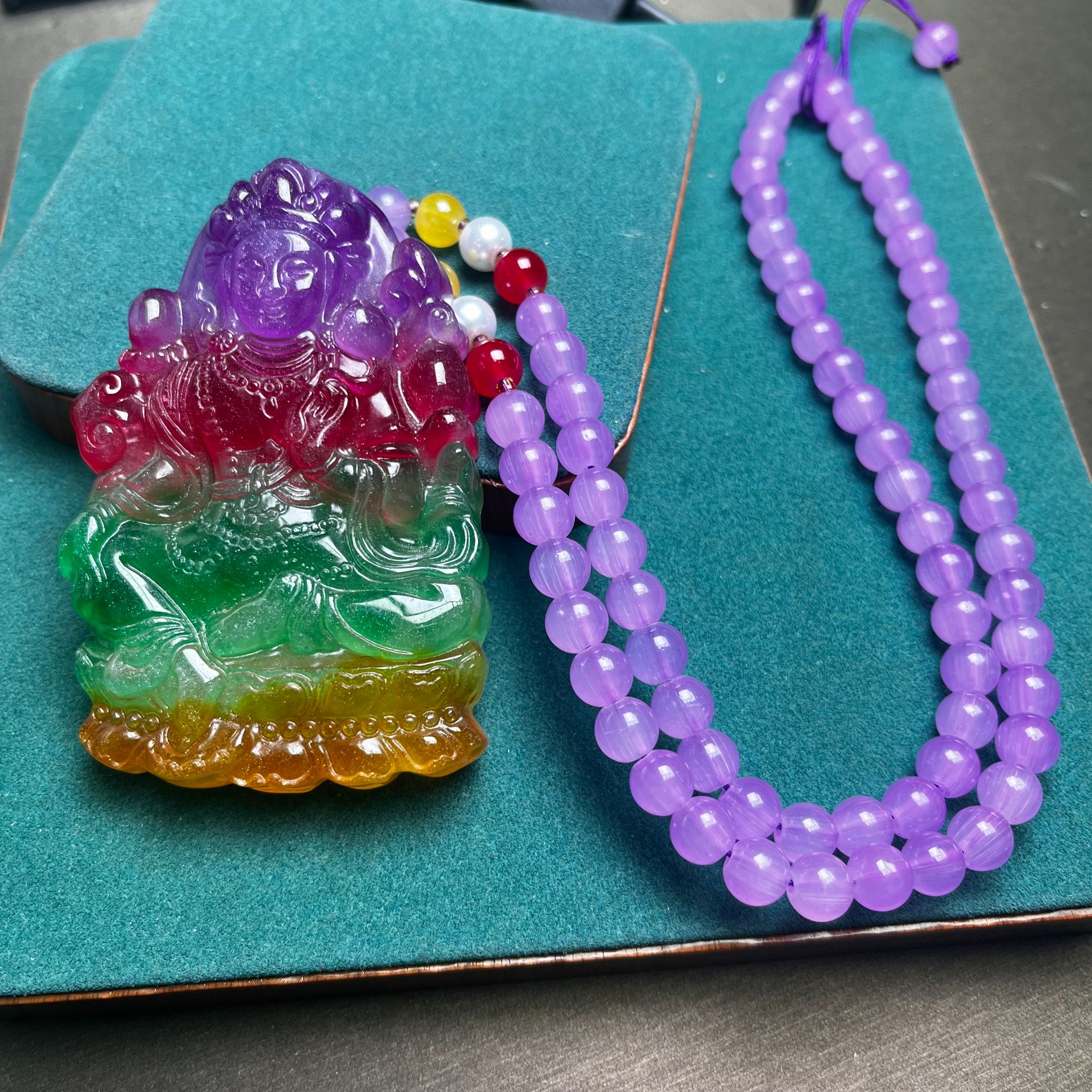 主播推荐吊坠 四色共生雕刻牌项链A1218