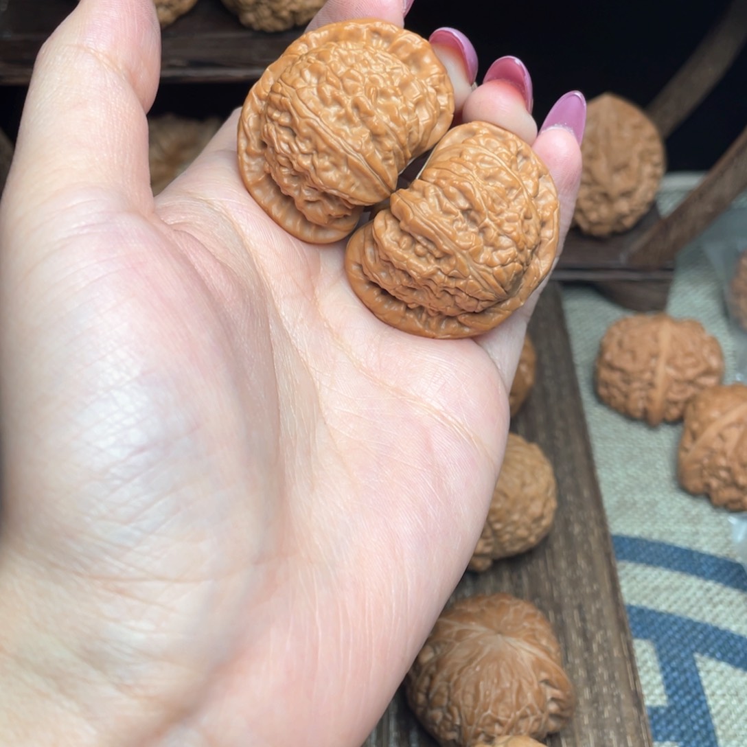 文玩核桃把件不***啥40白狮子