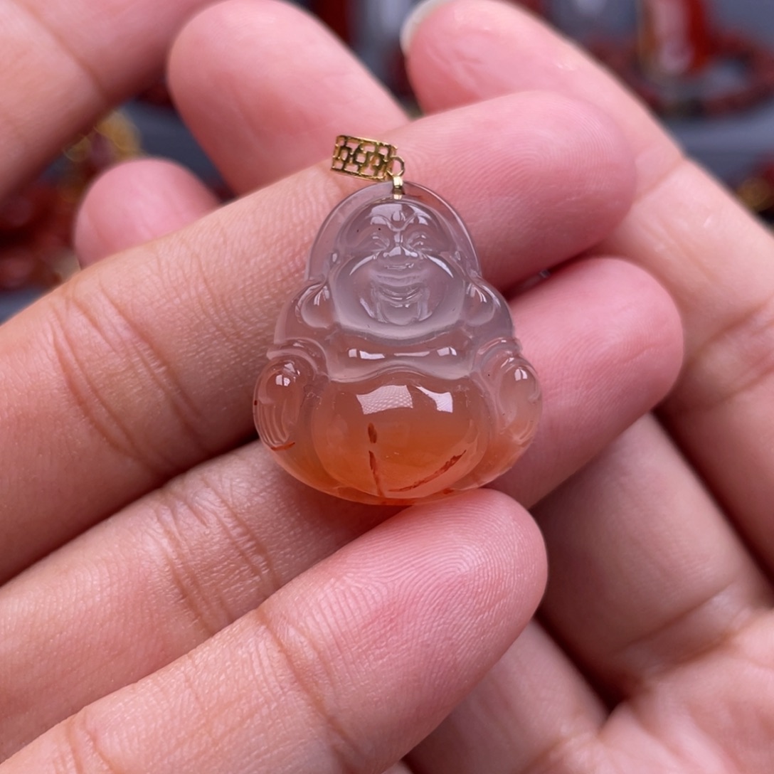 南红玛瑙18K金镶嵌珠宝奇石笑佛吊坠