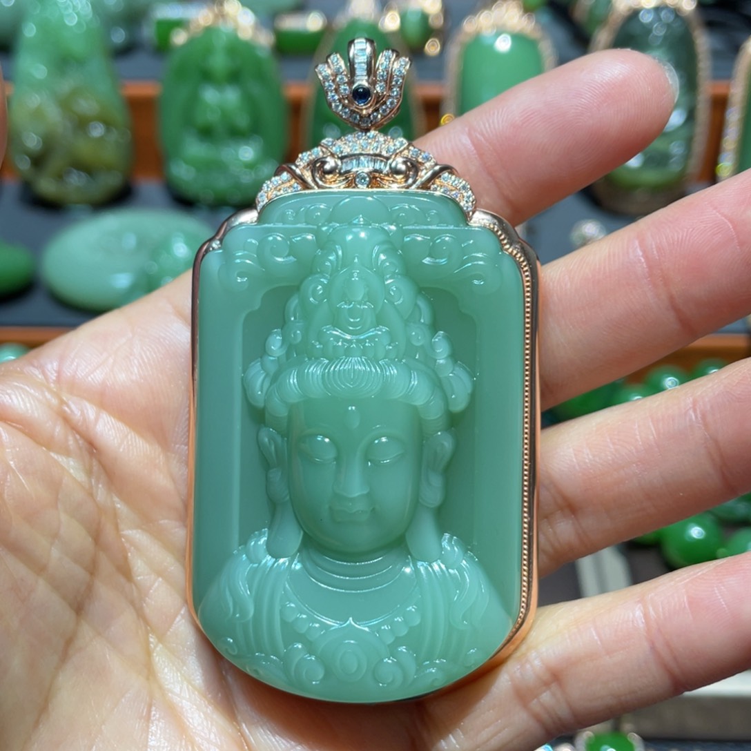 和田玉（碧玉）颈饰18K金镶嵌包****车