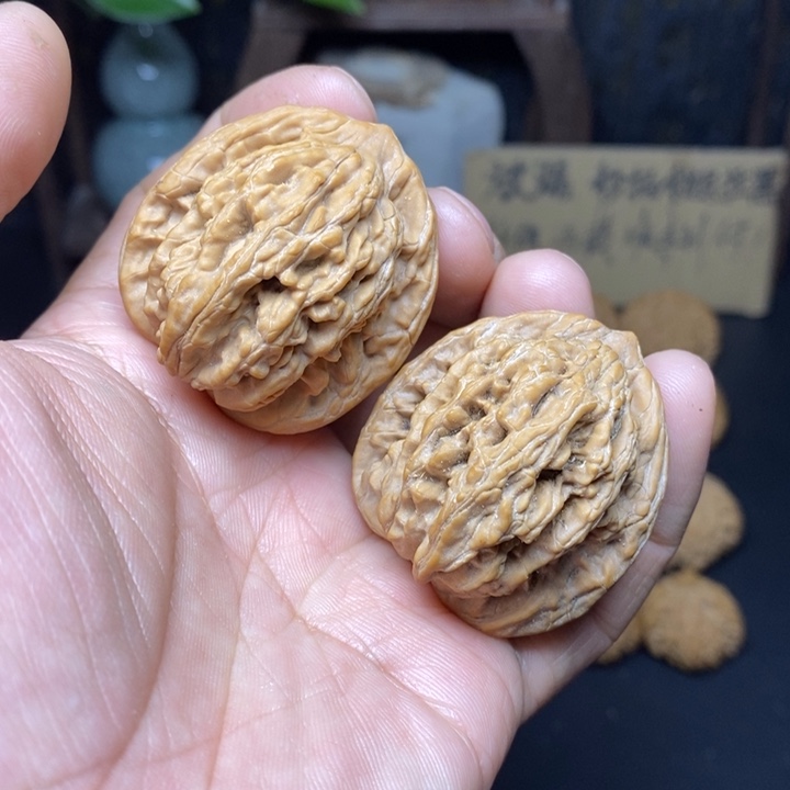 文玩核桃吊坠39虎头